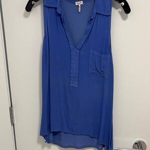 Splendid V-neck sleeveless top size small